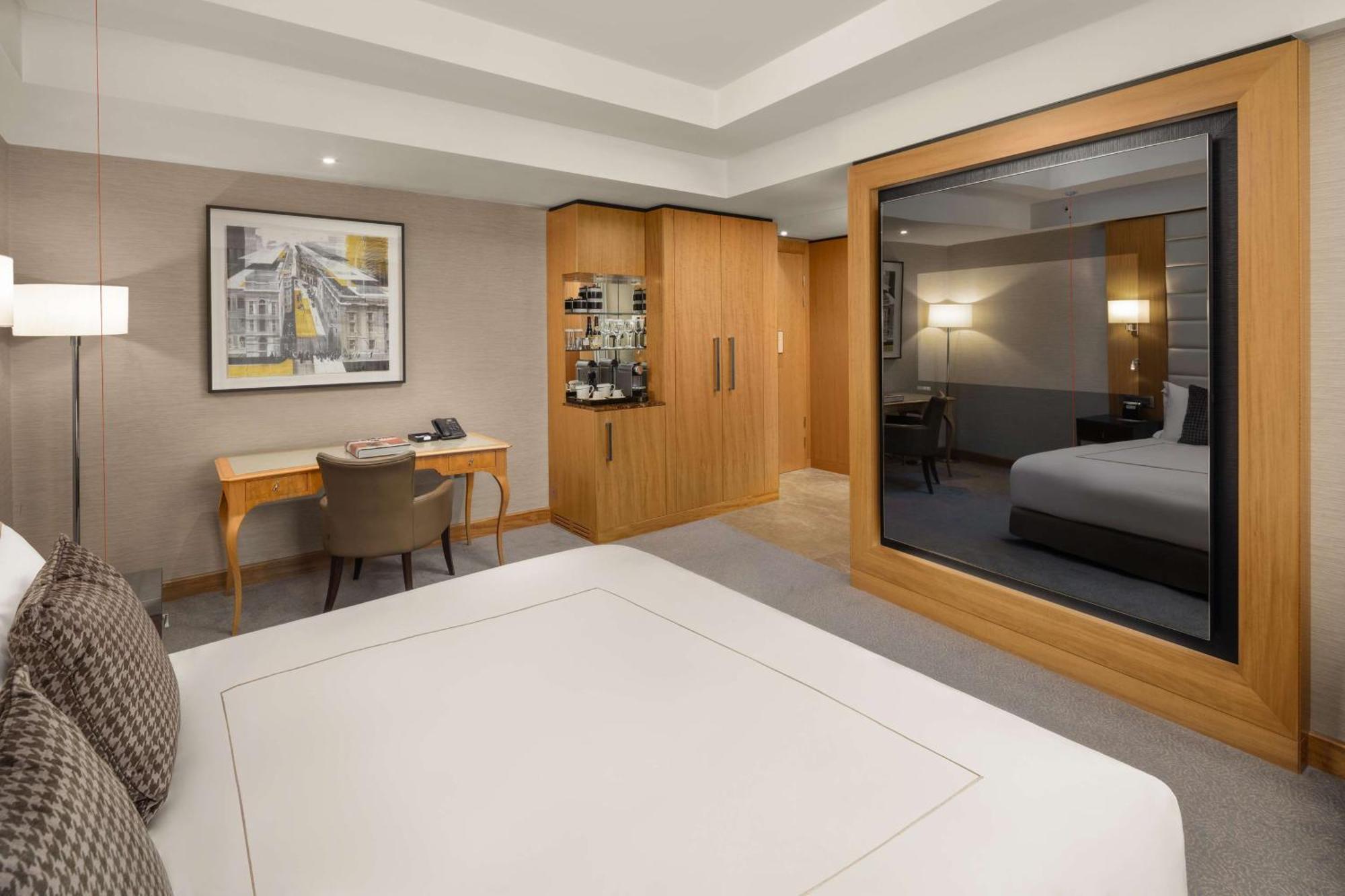 Conrad St James 5* London